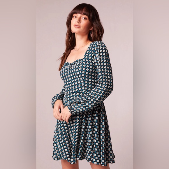 GENEVIEVE TEAL DIAMOND LONG SLEEVE MINI DRESS - Picture 4 of 5